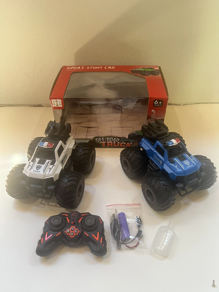 Remote Control Eight-Way Stunt High-Speed Mist Standing Rotating Police Car (2.4G)