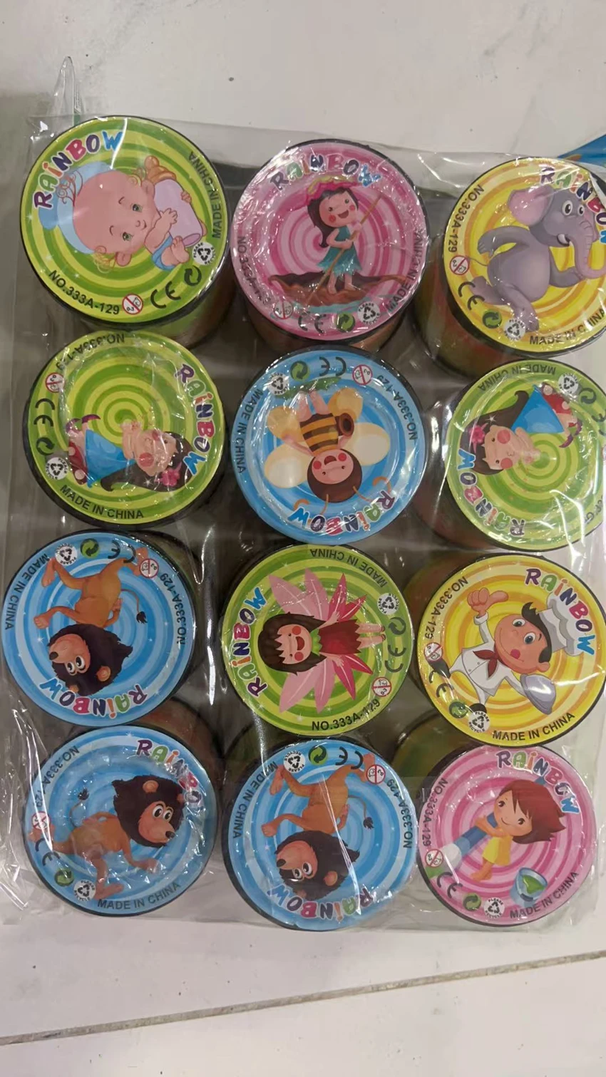 12 Double-Lid Rainbow Rings