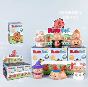 There are 6 types of Capybara figures and trick-or-treating pigs