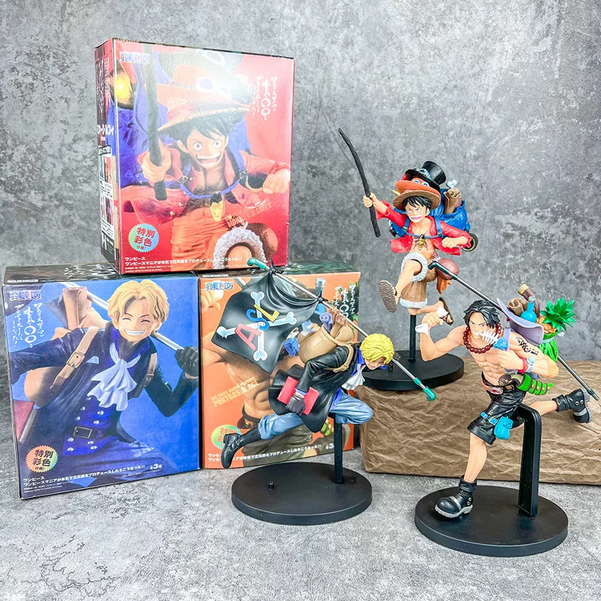 One Piece Running Three Brothers Figurine