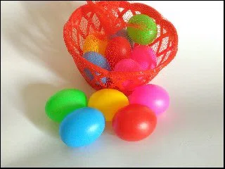 Basket Colorful Eggs (12 Pieces)