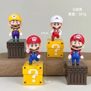 Mario figurines, 4 types with bottom boxes