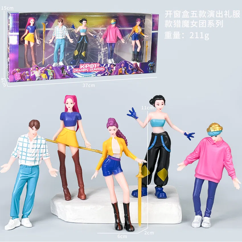 The witch hunting troupe figure performance dress model witch hunt group window opening box 5 types