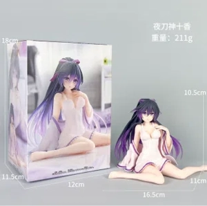 Seated Selena figure