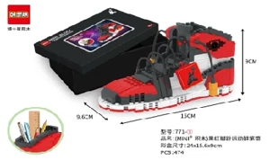 (MINI Building Blocks) Black and Red Toe Sneakers Pencil Holder 474pcs