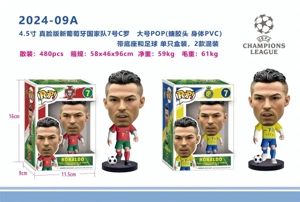 4.5-inch POP football star live-action version of Cristiano Ronaldo and Messi single box (enamel head, PVC body) 2 types mixed