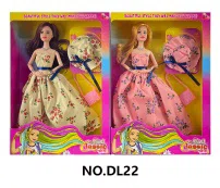 11.5-inch fully jointed fashion Barbie doll, with bracelet, necklace, hat, bag