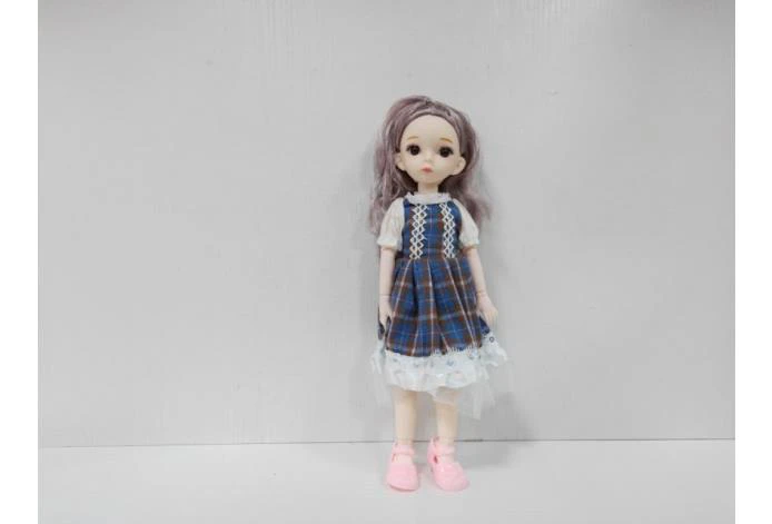12 inch leaf Lori doll