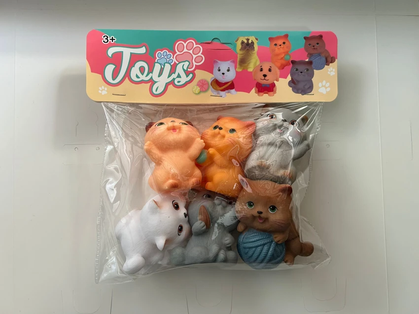 Enamel 6 kitten PVC card head bag whistle