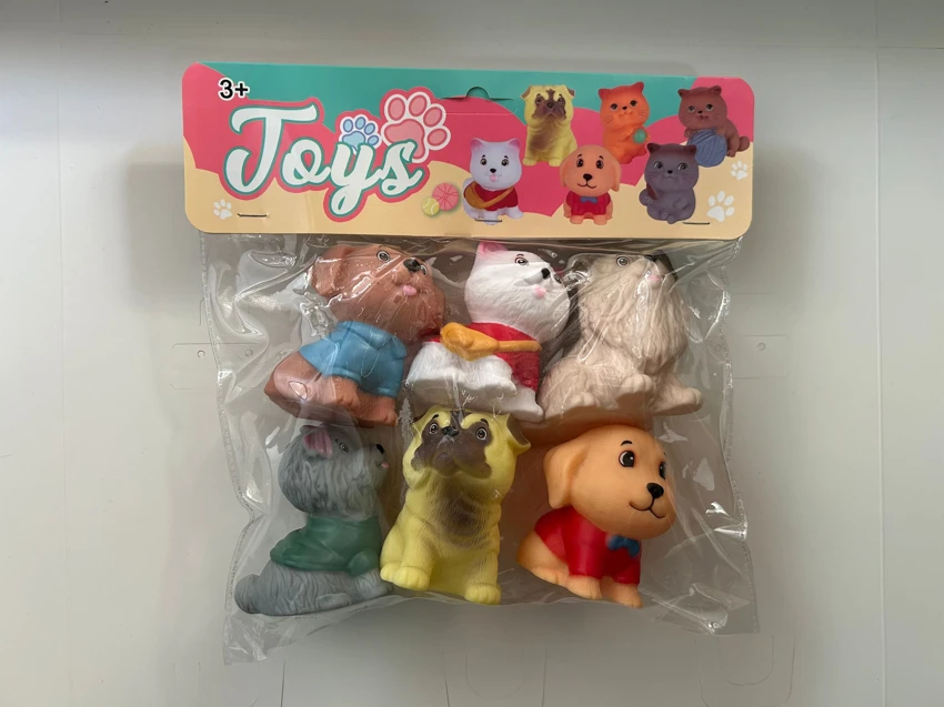 Enameled 6 puppy PVC card head bag whistle