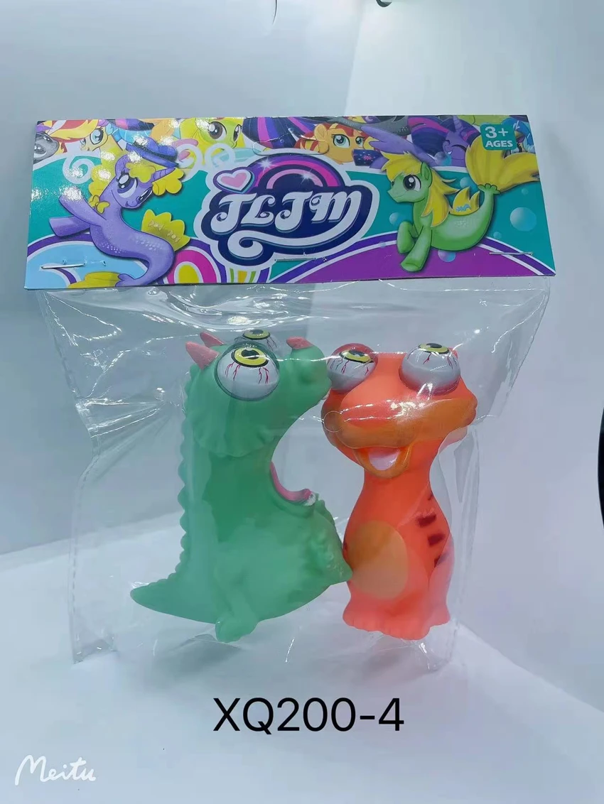 Squeeze eye-popping eco-friendly dolls mixed with 2 pieces