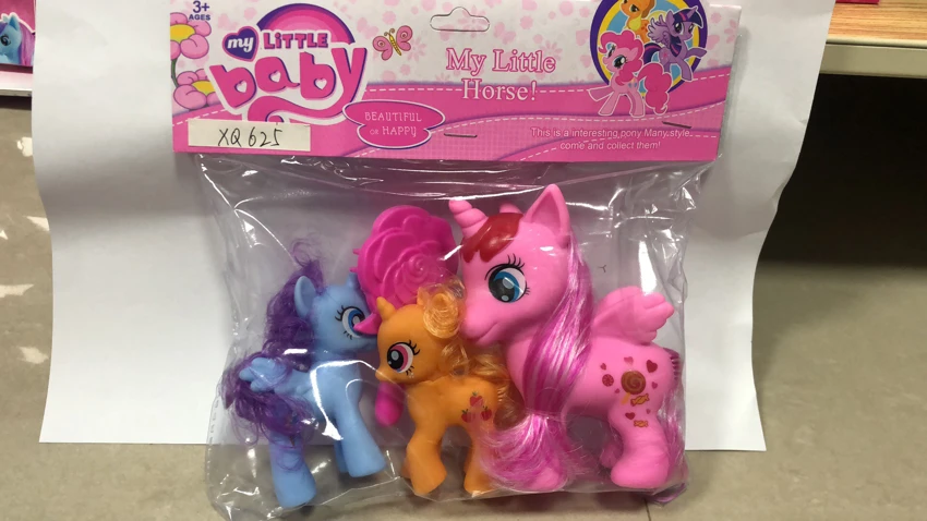 Horned Beast Horse, No. 4 Small Horse, Two Pieces, Comb, Card Head Bag