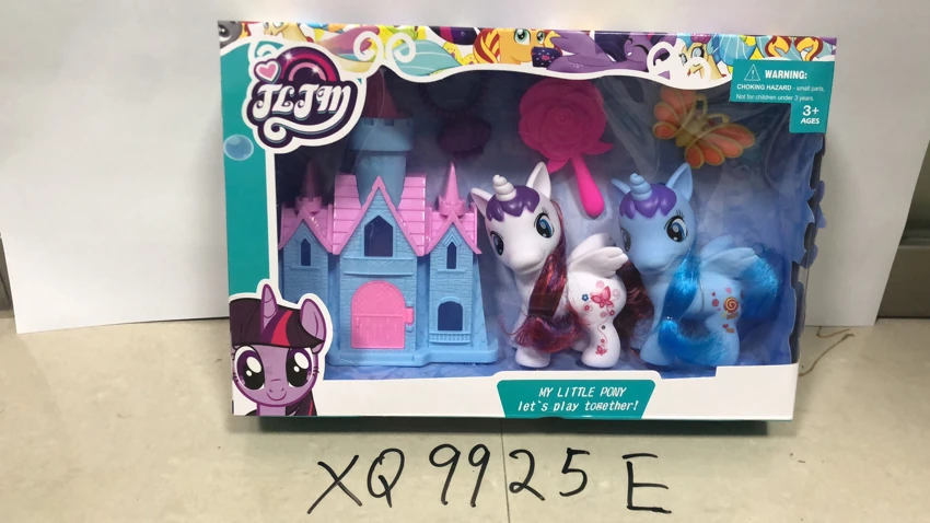 Two Horned Horses, Villa, Chain, Comb, Clip