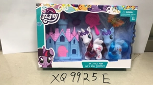 Two Horned Horses, Villa, Chain, Comb, Clip