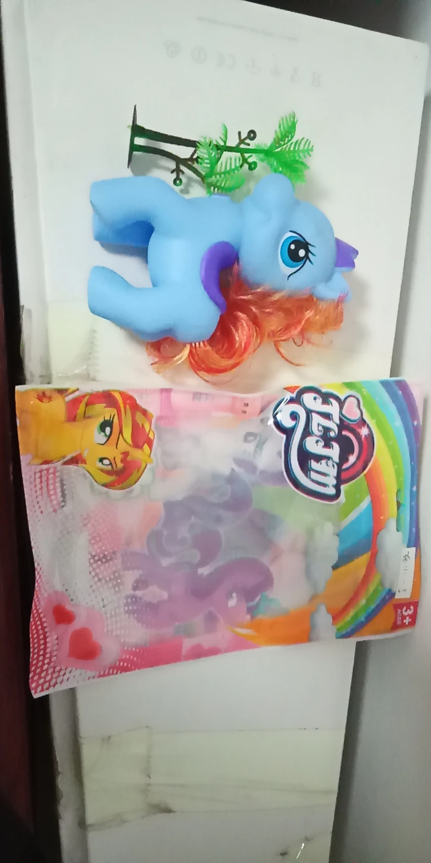 Crown horse accessory mix