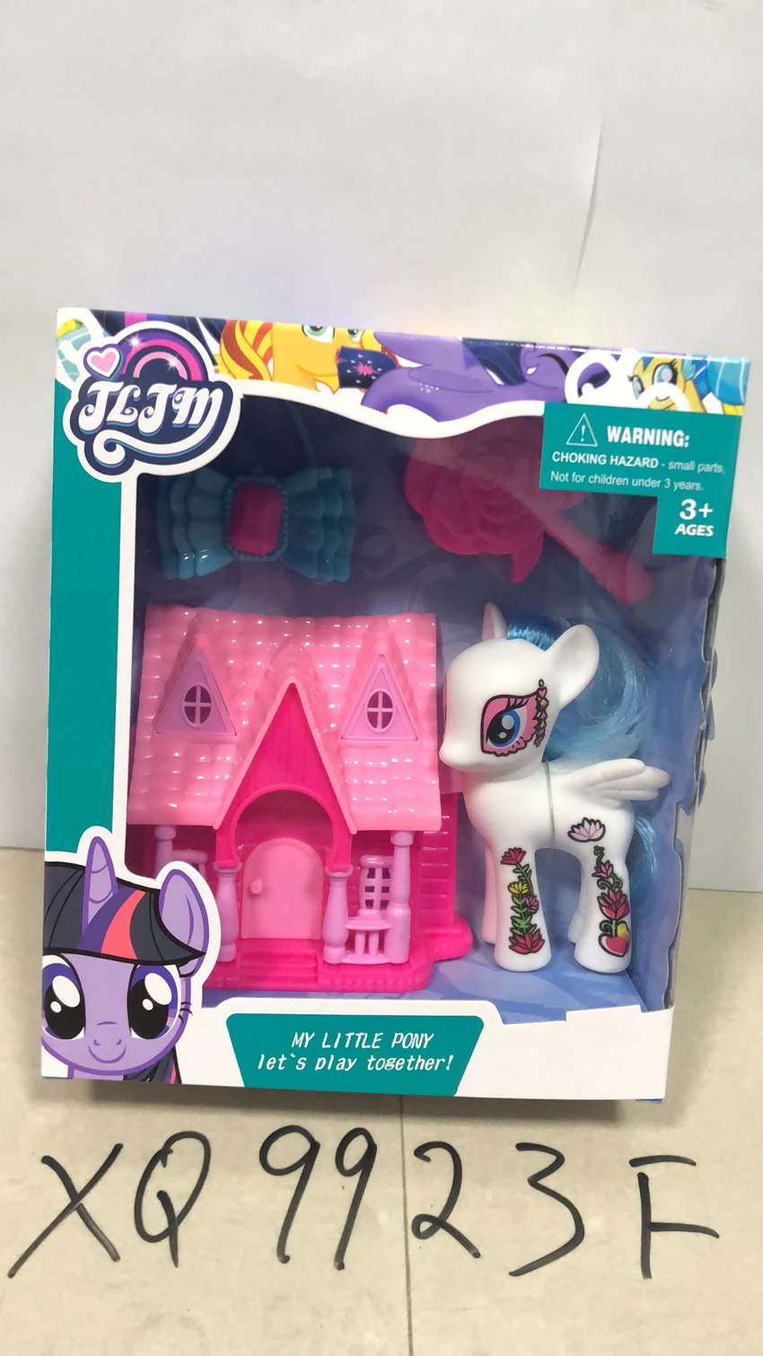 Patterned Horse, Villa, Bag, Comb