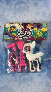 Patterned horse toy set