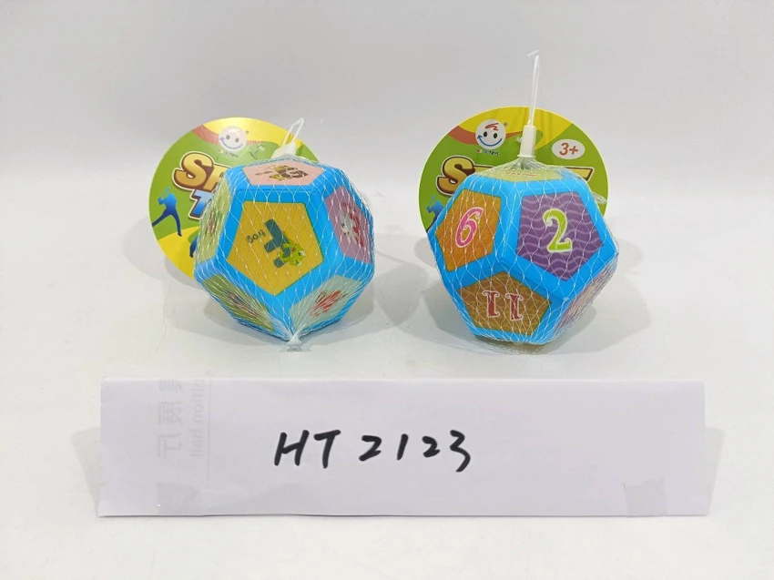 Pu 12 berdekatan dengan dadu