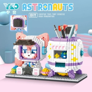 Astronaut blok pena holder (topeng wajah dapat dibuka) 2023PCS