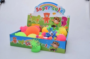 Bebek kecil, bola bulu, bola bulu