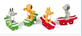 Kelinci skateboard rantai. Anjing kecil
