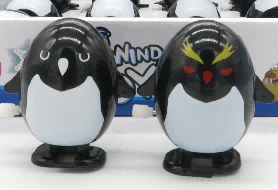 2 Gambar Berjalan Penguin Hitam